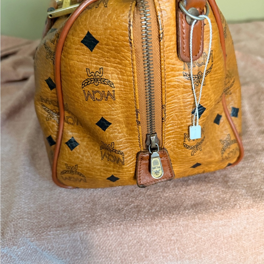 Vintage MCM Boston bag in Cognac. - Picture 10 of 16